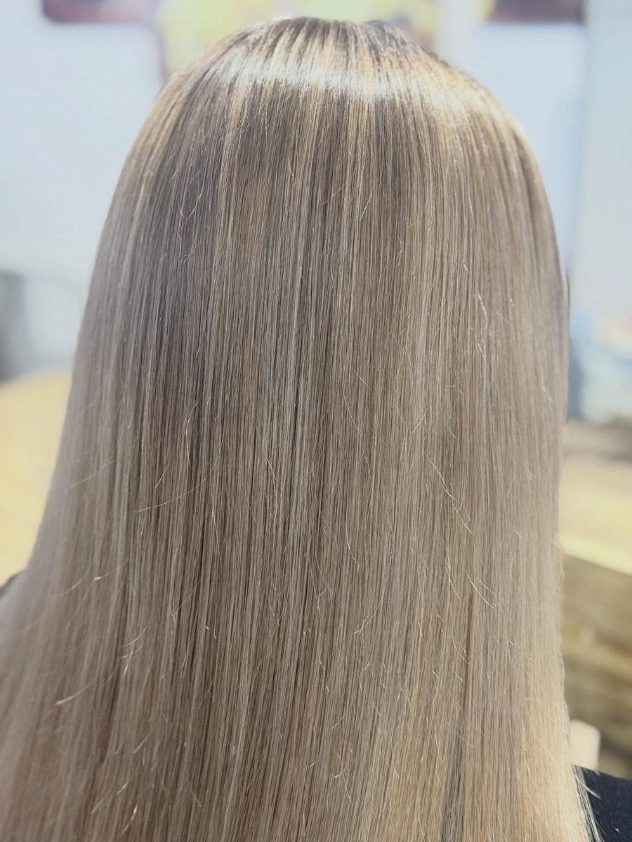 Glänzende blonde Längen
